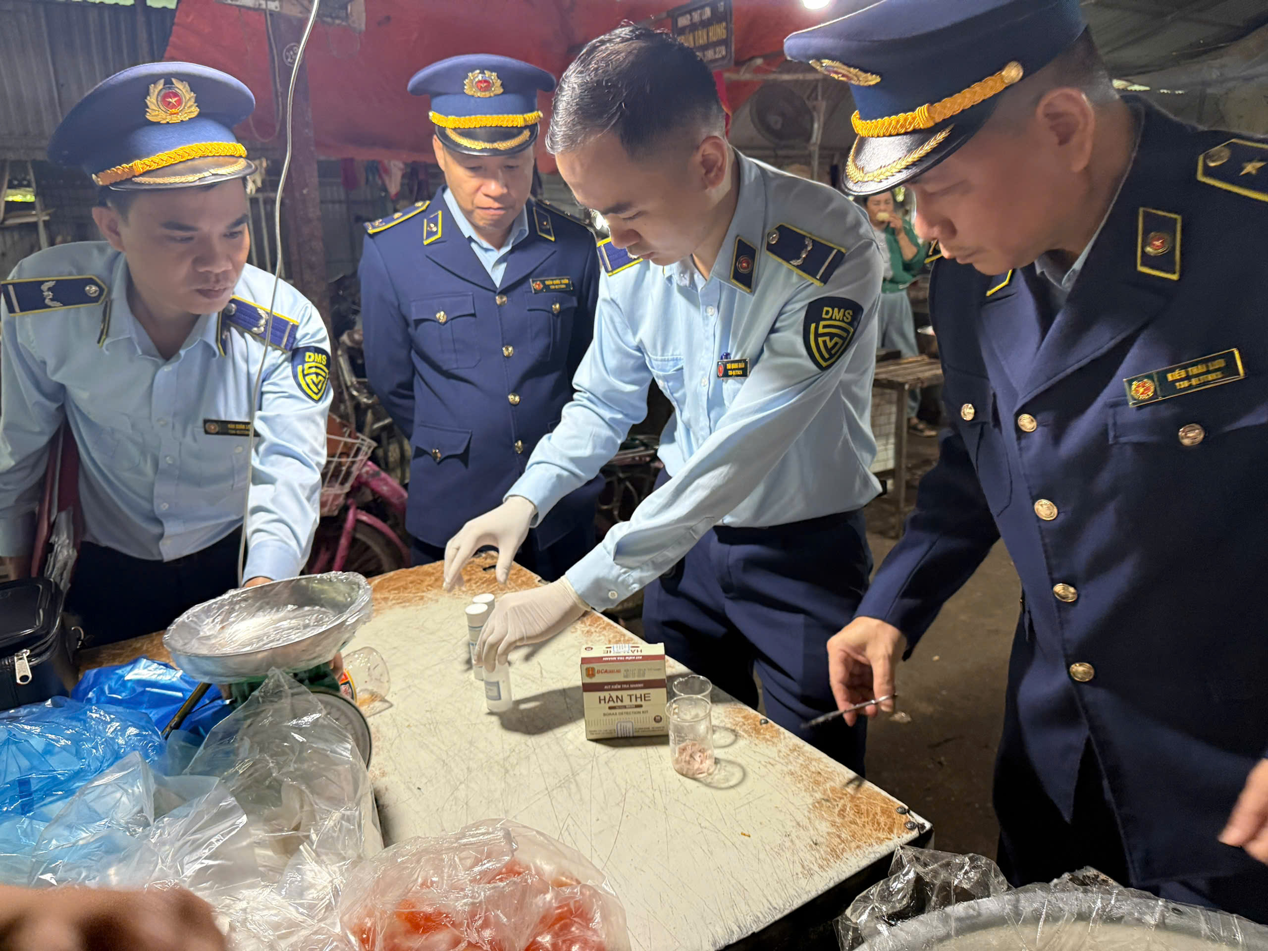 Đội Quản lý thị trường số 2 xử phạt 03 cơ sở kinh doanh vi phạm trong lĩnh vực đăng ký kinh doanh